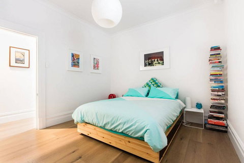 Felix - Gorgeously Designed Home - Accommodation Burleigh 2