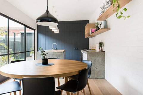 Felix - Gorgeously Designed Home - Accommodation Burleigh 1