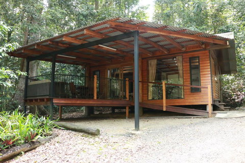 Figtree Getaway - Accommodation Burleigh 1