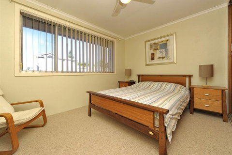 Fingal Court Unit 3 - Fingal Bay - Accommodation Burleigh 3
