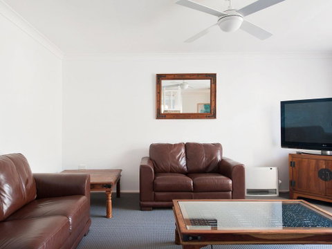 Fingal Waves @ Fingal Bay NSW - Accommodation Burleigh 2