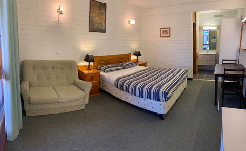 Finley Motel - Accommodation Burleigh 0