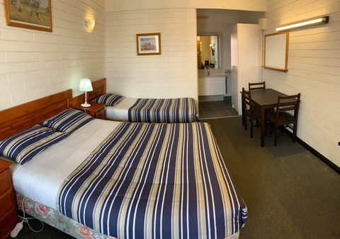 Finley Motel - Accommodation Burleigh 1