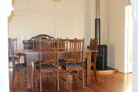 Flame Hill Vineyard - Accommodation Burleigh 2