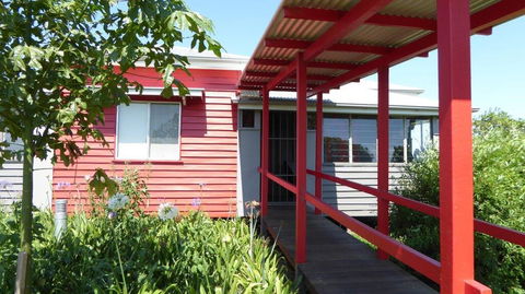 Flame Hill Vineyard - Accommodation Burleigh 3