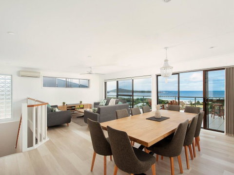 Forever Fingal At Fingal Bay - Accommodation Burleigh 1