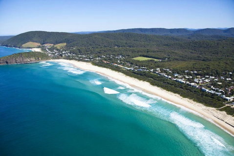 FRANGIPANI BEACH HOUSE - PET FRIENDLY 22 Belbourie Cres Boomerang Beach - Accommodation Burleigh 1
