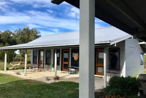 French Island Cottage - Accommodation Burleigh 0