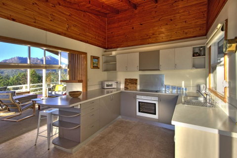 Freycinet Beachfront Retreat - Accommodation Burleigh 3