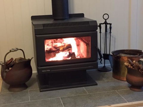 FROGGIES HOLIDAY HOUSE - Accommodation Burleigh 2