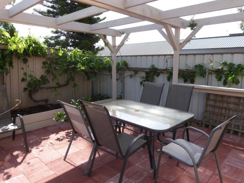 Fullarton Motor Lodge - Accommodation Burleigh 1