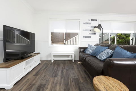 FYNE SHORES - Accommodation Burleigh 3