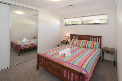 GALE HOUSE - Accommodation Burleigh 2