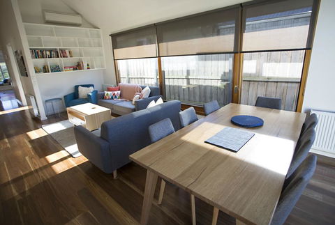 GALWAY COTTAGE - Accommodation Burleigh 2