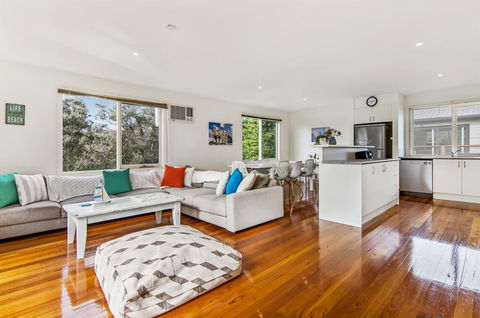 GDay Beach House - Accommodation Burleigh 2