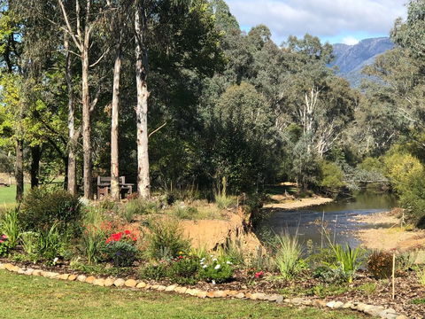 GGs By The River - Accommodation Burleigh 2