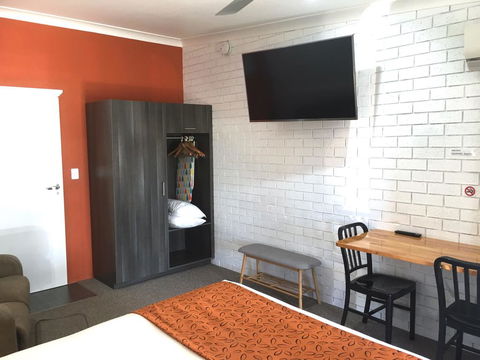Gin Gin Village Motor Inn Motel - Accommodation Burleigh 2