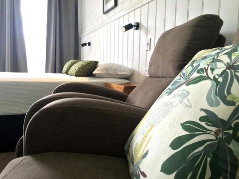 Gin Gin Village Motor Inn Motel - Accommodation Burleigh 0