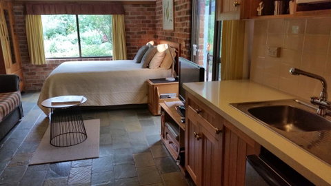 Glenhope Alpaca Farm Suites - Accommodation Burleigh 3