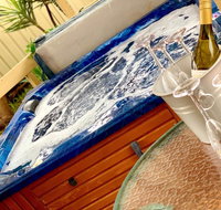 Glenway House Spa Oasis Rockingham - Accommodation Burleigh