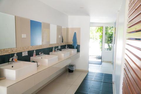 Globetrotters International - Accommodation Burleigh 2