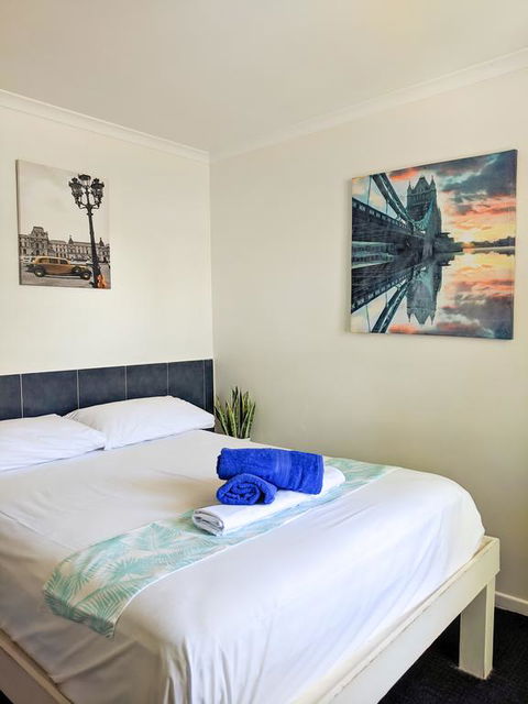 Globetrotters International - Accommodation Burleigh 3