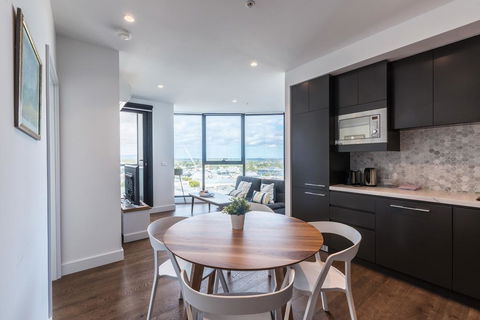 Golden Box Hill Apartment - Accommodation Burleigh 1