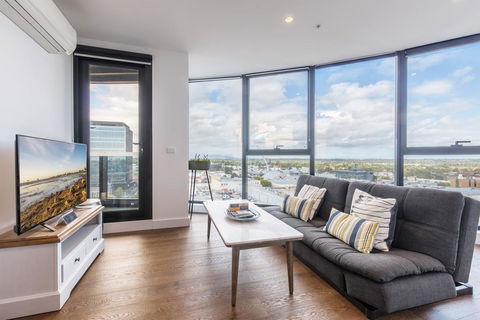 Golden Box Hill Apartment - Accommodation Burleigh 0