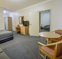 Golden Guitar Motor Inn - Accommodation Burleigh