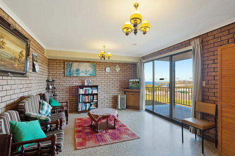 Grandview Apartment - Ocean Views - Accommodation Burleigh 0