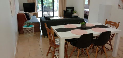 Ground Floor Family Apartment At Family Resort - Accommodation Burleigh 1