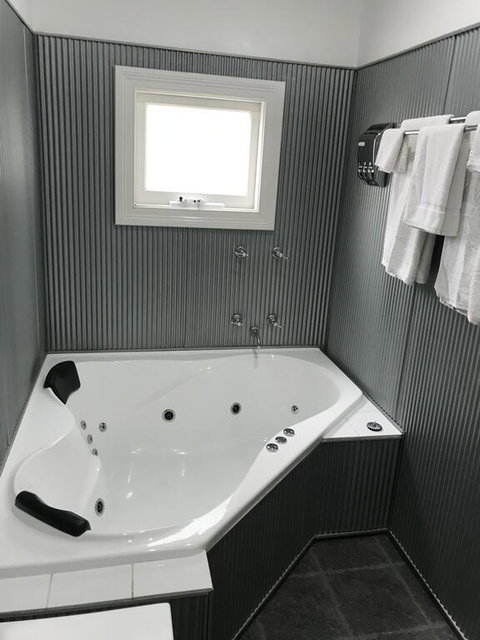 Hamptons Inn Bed & Breakfast - Accommodation Burleigh 3