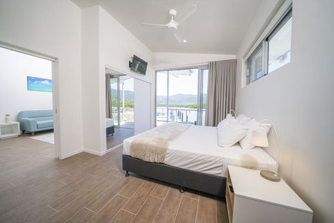 Harbour Cove - Accommodation Burleigh 1