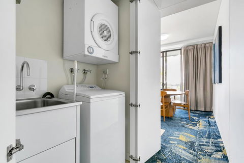 Harbour Lights Apartments - Accommodation Burleigh 1