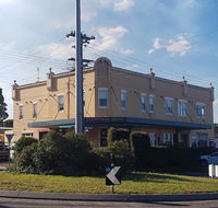 Helensburgh Hotel - Accommodation Burleigh