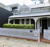 Heritage Luxury 3BR Cottage on Halifax - Accommodation Burleigh