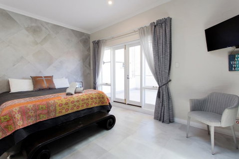 Hidden Treasure - Accommodation Burleigh 2