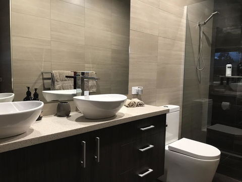 Highland Getaway - Accommodation Burleigh 2