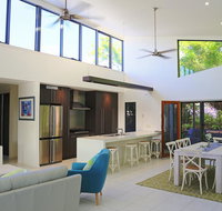 Hilltop Views - Cannonvale - Accommodation Burleigh