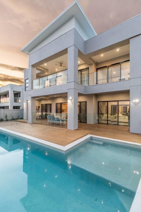 HomePlus - Luxury Living In Sanctuary Cove - Accommodation Burleigh 3