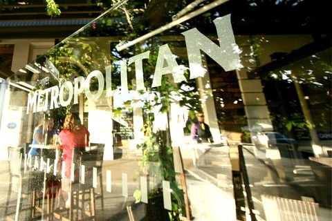 Hotel Metropolitan - Accommodation Burleigh 0