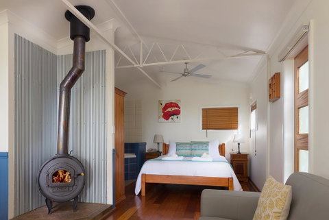 Jacaranda Cottages - Accommodation Burleigh 3