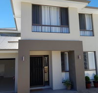 Jasper Place - Accommodation Burleigh