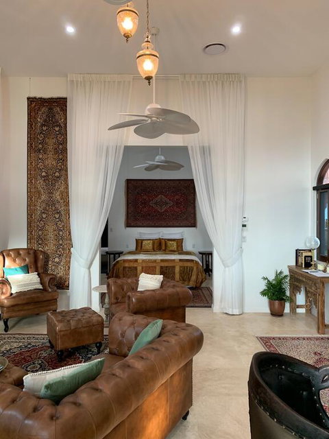 Jodha Bai Retreat - Accommodation Burleigh 1