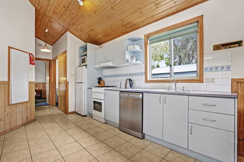 Kendalls Beach Holiday Park - Accommodation Burleigh 2