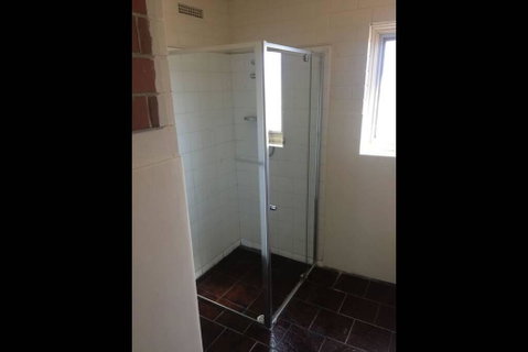 King William - Accommodation Burleigh 2