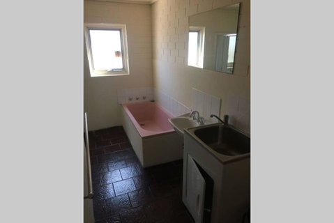 King William - Accommodation Burleigh 0