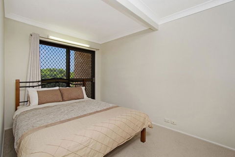 KINGSCLIFF HOLIDAY HOME ON THE HILL - SYD'S VIEW - Accommodation Burleigh 0