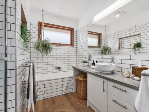 KO's Hideaway - Accommodation Burleigh 2