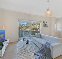 KOZYGURU MARSFIELD WALK TO MACQUARIE UNIVERSITY 3 BEDROOM NMA094 - Accommodation Burleigh